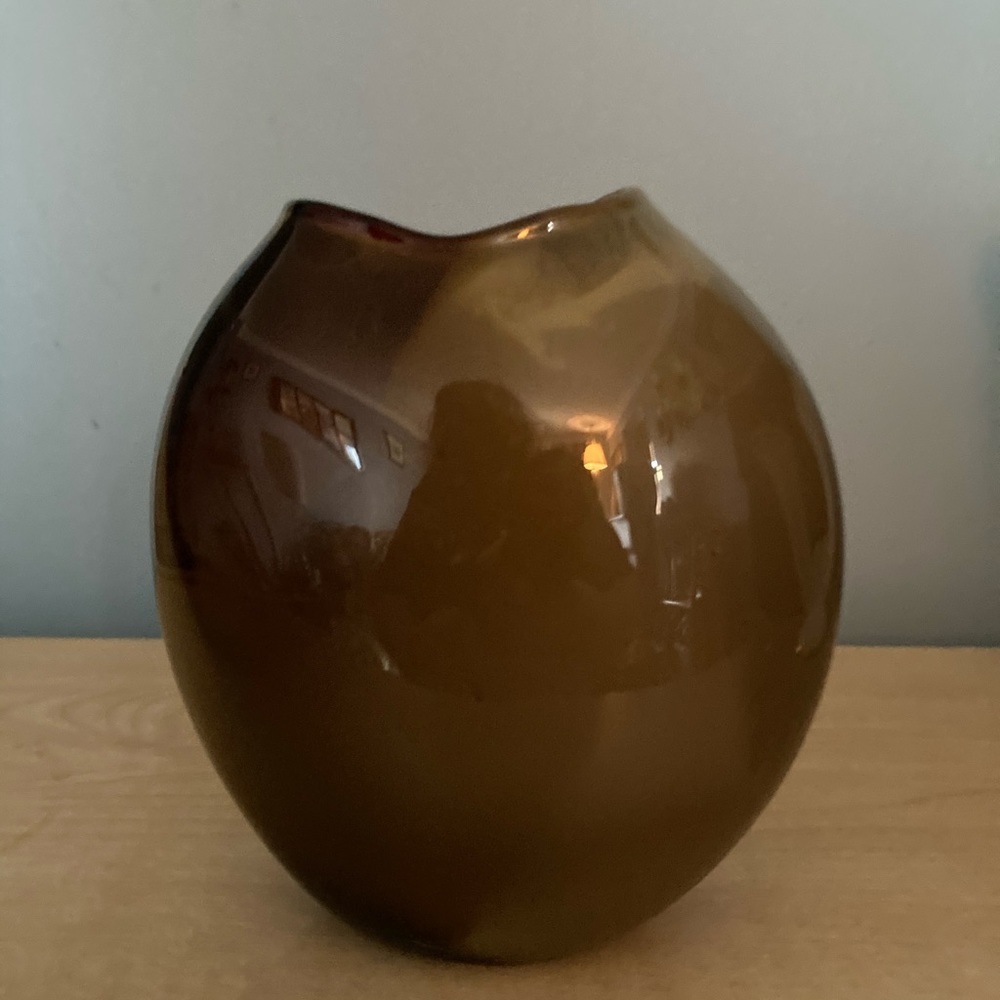 Art Glass Caramel Vase Marked Focus Glass 2/$25